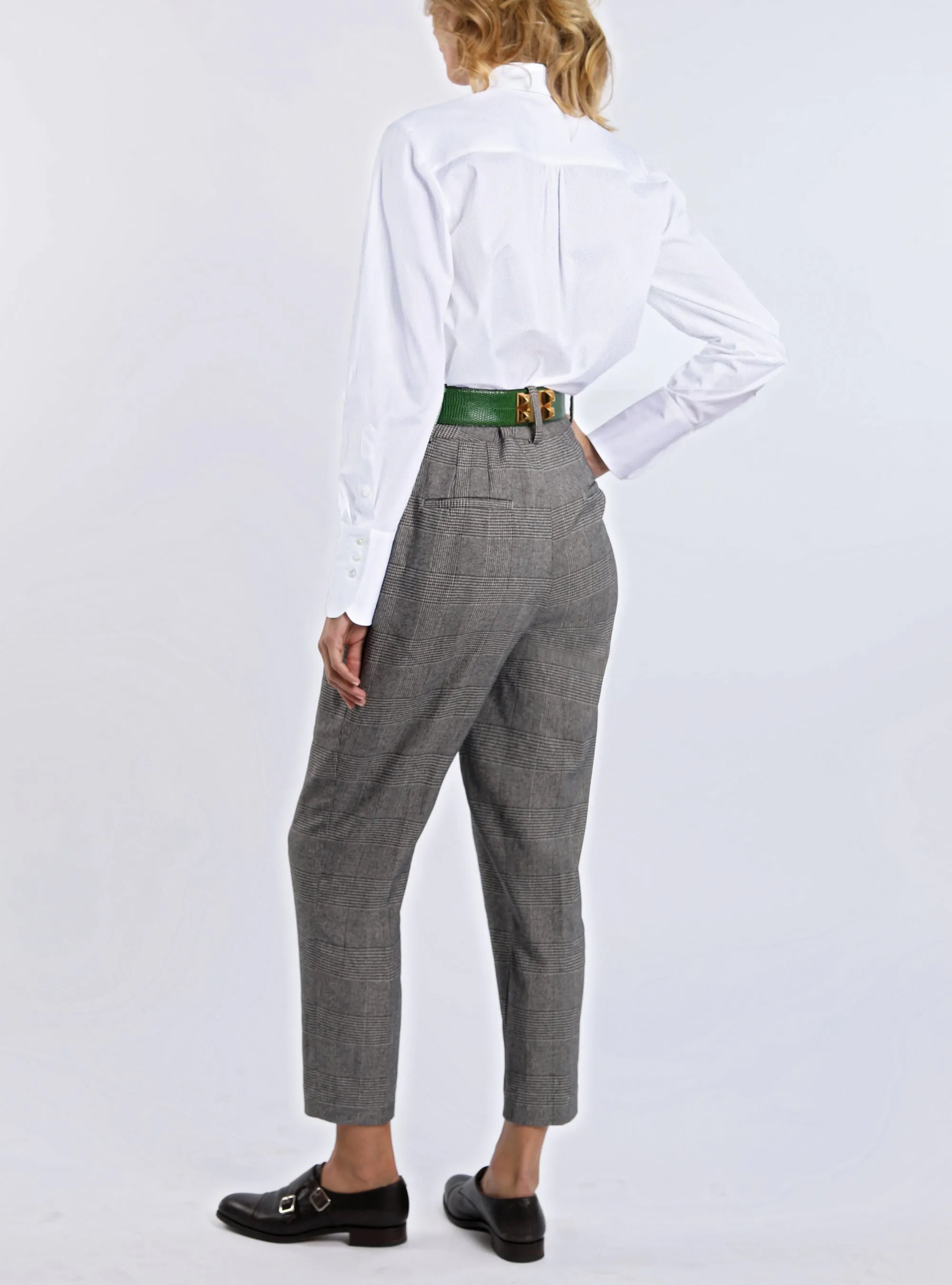 Blouse with rounded collar from fine two-ply cotton in white