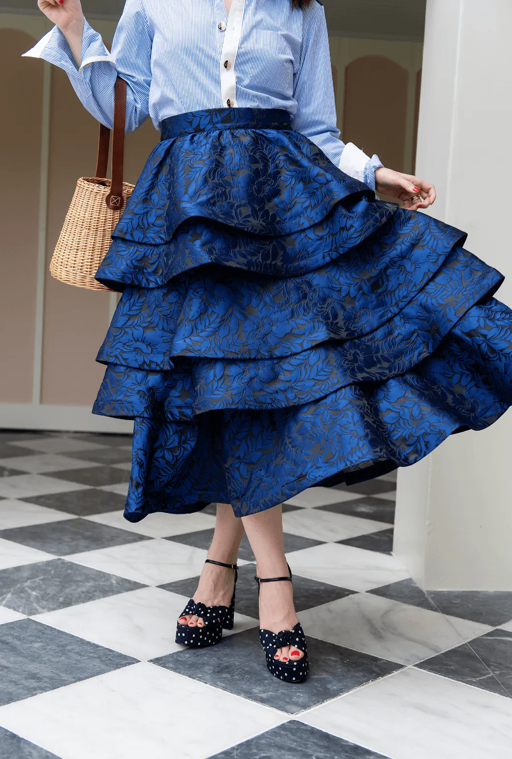 Certainly! Heres an optimized version of the product title:

**Buru x Val MIDI Teagan Skirt - Navy & Black**: Chic and Versatile Womens Midi Skirt

This title maintains the key product details while adding descriptive modifiers to appeal to potential buyers.