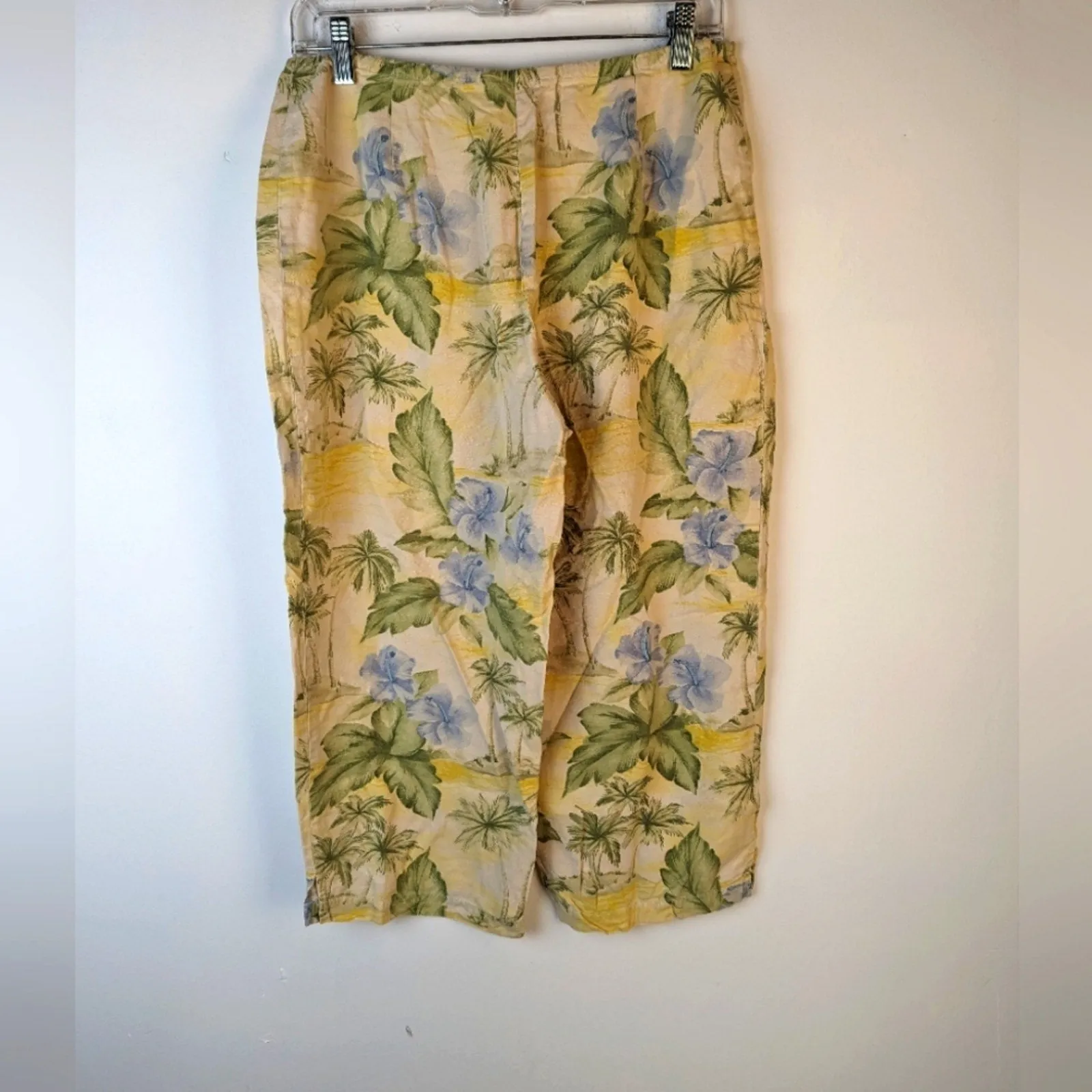 Tommy Bahama Silk Floral Capris - 8